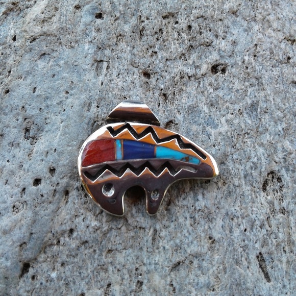 Sterling silver inlaid bear fetish pendant - Picture 4 of 5